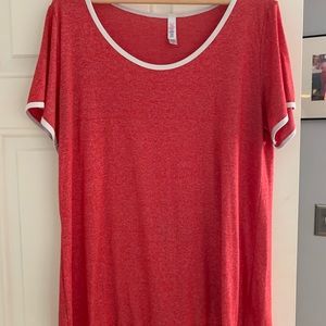 LulaRoe classic T